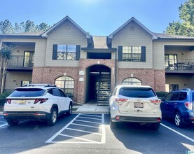 Building Photo - 208 Sterling Oaks Dr