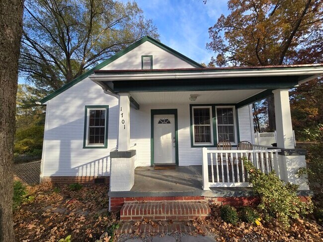 Building Photo - 1701 Whitehead Rd