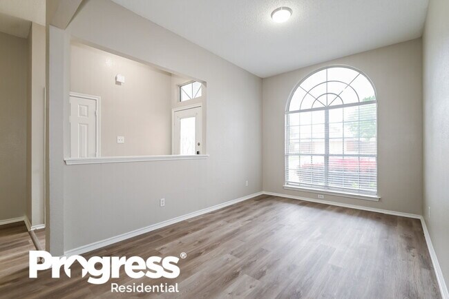 Building Photo - 1504 Fern Dr