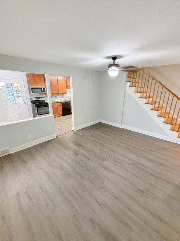 Foto del edificio - 240 Birchlawn Dr