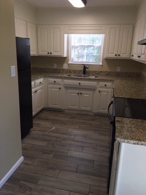 Building Photo - Beautifully Renovated 2 Story Home in Grea...