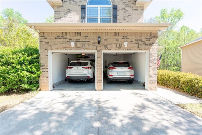 Foto del edificio - 5555 Hedge Brook Dr