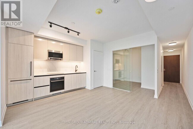 Photo du bâtiment - 425 Front St E