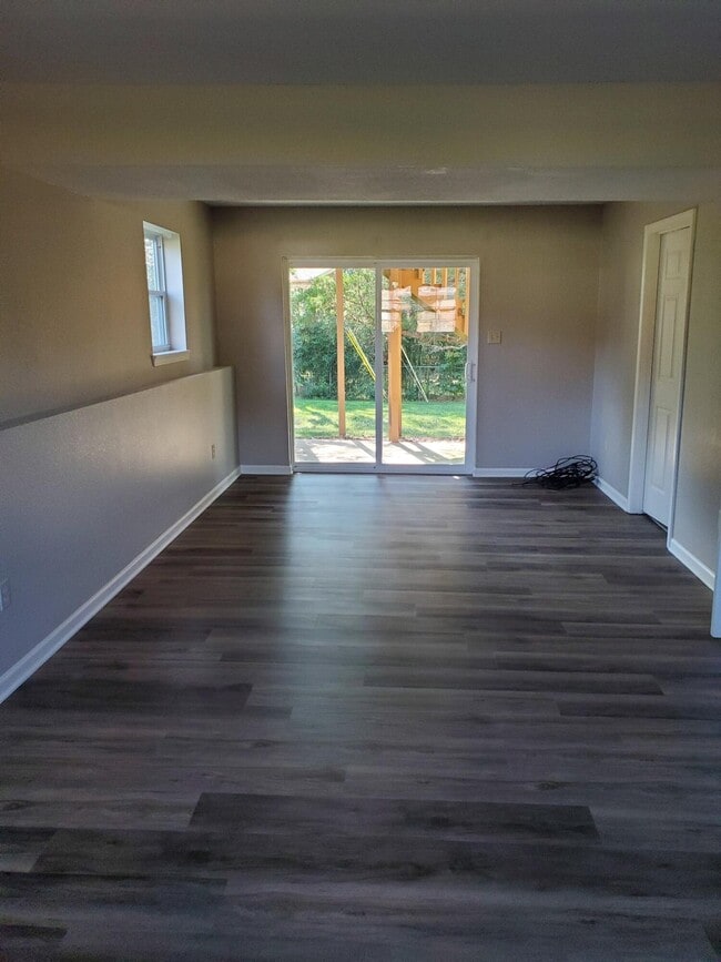 Building Photo - 3607 Madera Dr