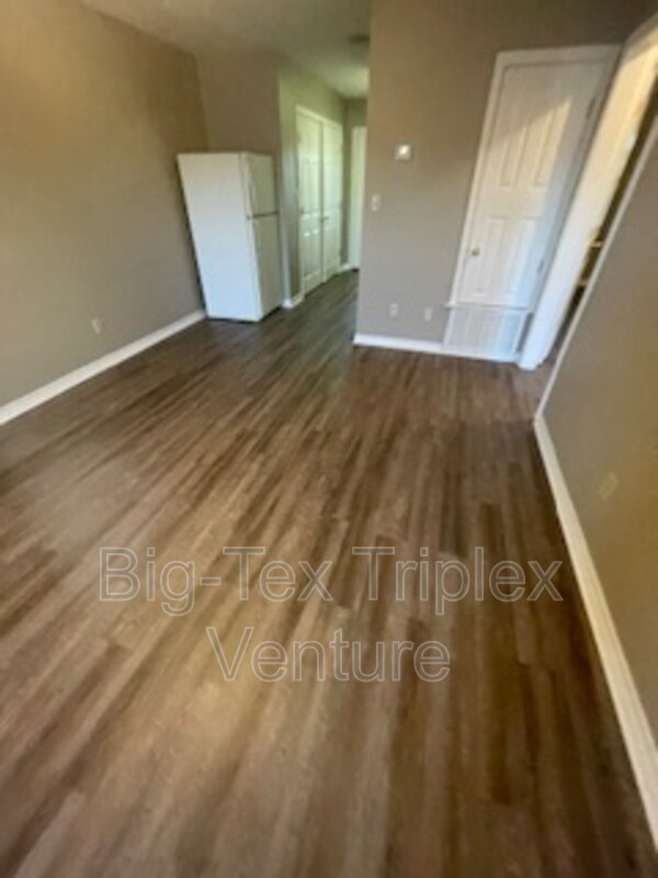 Foto del edificio - 265 N Pecan St