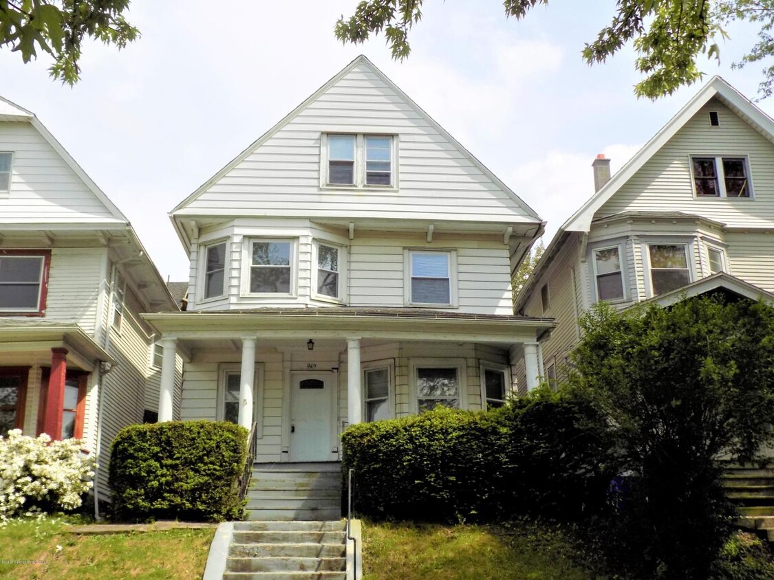 Foto principal - 940 Monroe Ave
