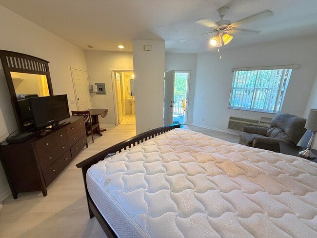 Building Photo - 8938 Sandshot Ct