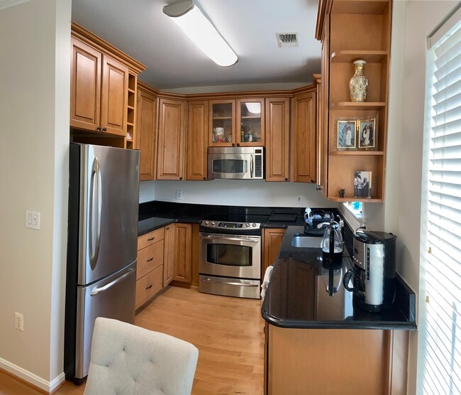 Building Photo - 4550 Strutfield Ln