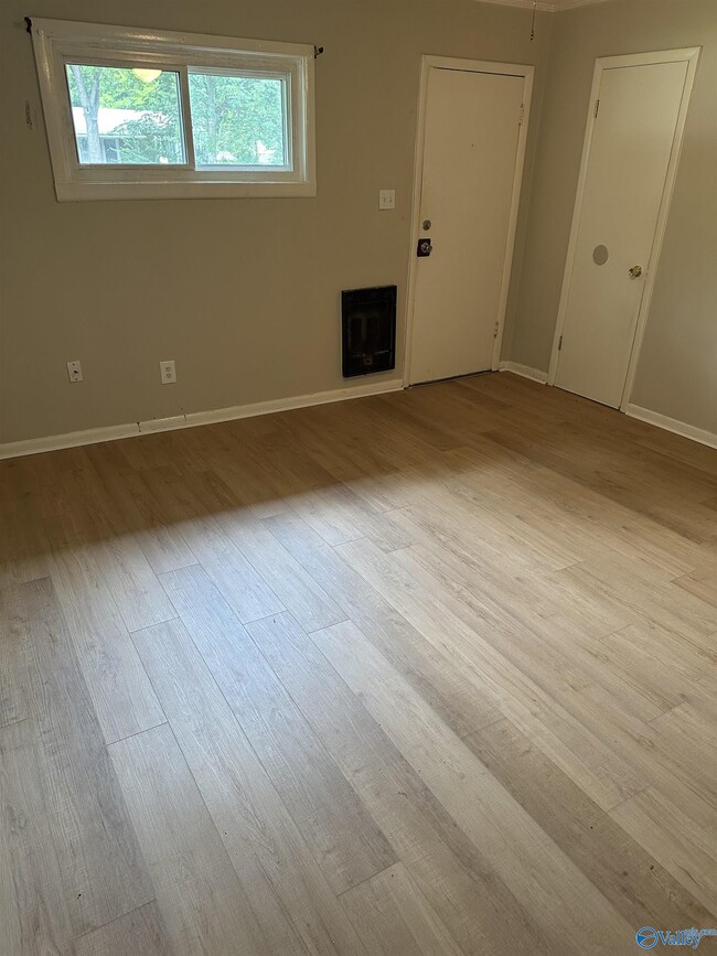 Building Photo - 1402 Rison Ave NE