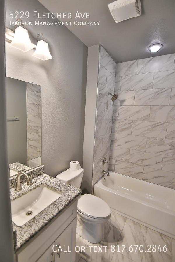 Foto del edificio - 5229 Fletcher Ave