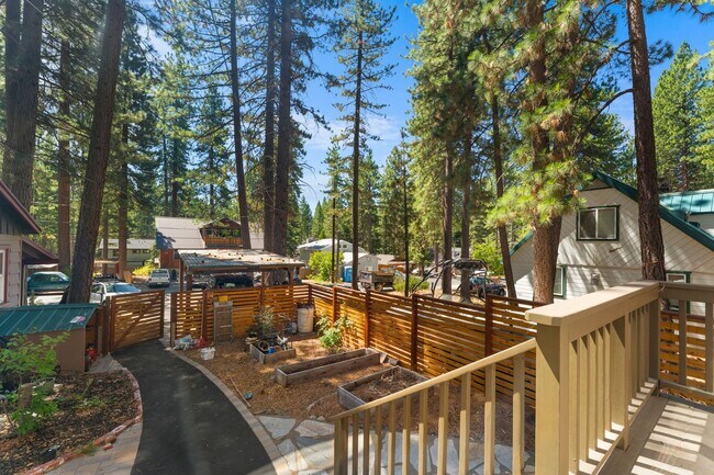 Foto del edificio - LONG TERM RENTAL UPDATED COTTAGE