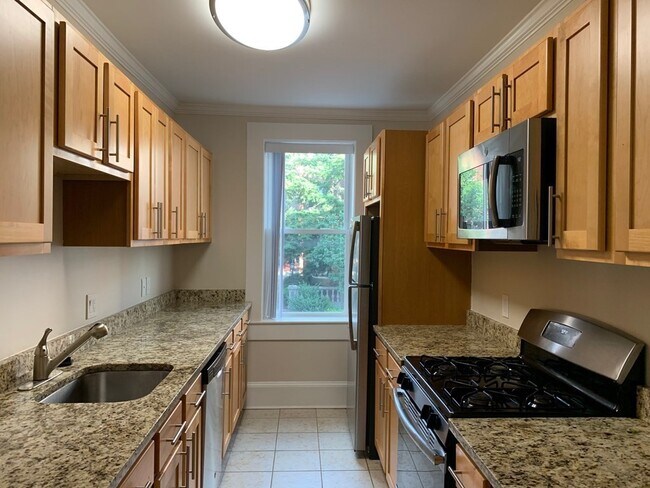 Building Photo - 19 Short St