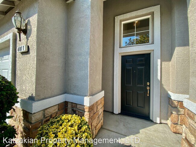 Building Photo - 4 br, 2.5 bath House - 4011 Shorelake Court