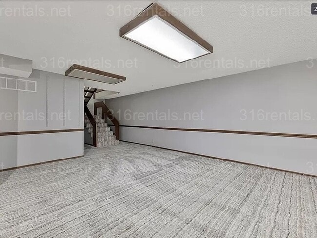Building Photo - 844 N Nims Ave