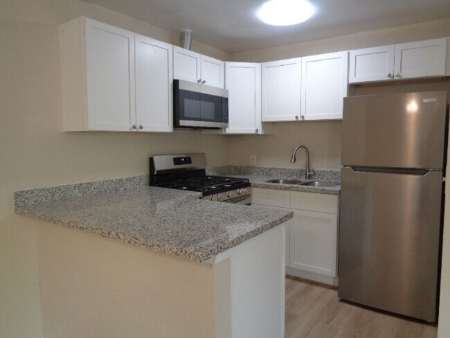 Building Photo - 1411 N 33rd St