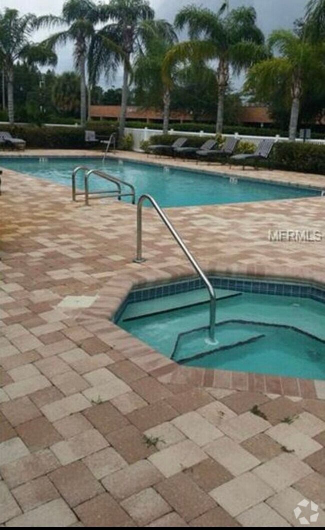 The Cloister at Carrollwood Village Apartments for Rent with Extra Storage Tampa, FL 1