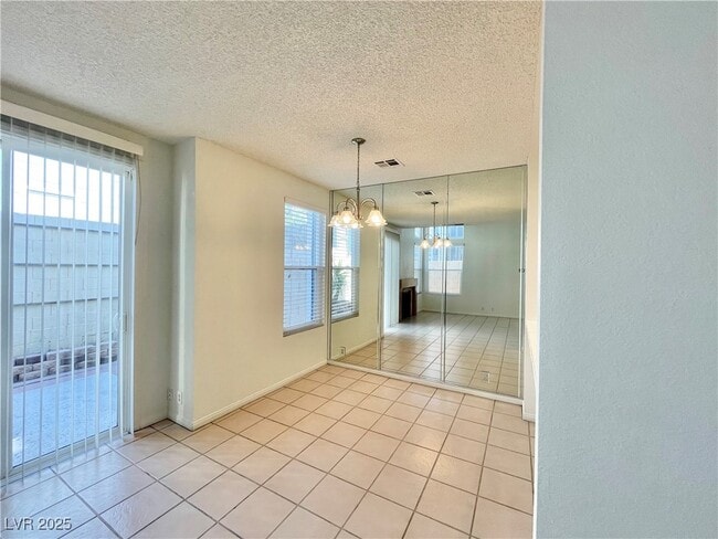 Building Photo - 3241 Symphony Dr