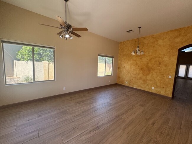 Foto del edificio - Gilbert Four Bedroom