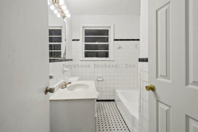 Foto del edificio - 4337 Napier Ave