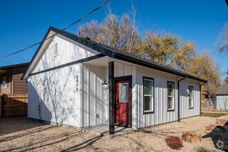 Building Photo - 1806 Nez Perce St