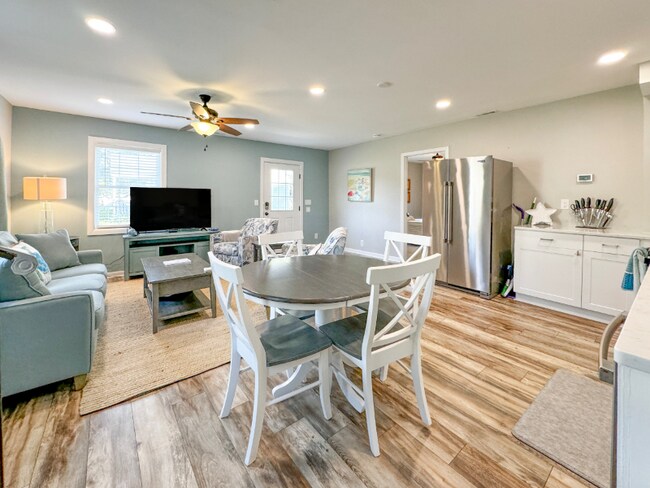 Foto del edificio - 2703 Homes Dr