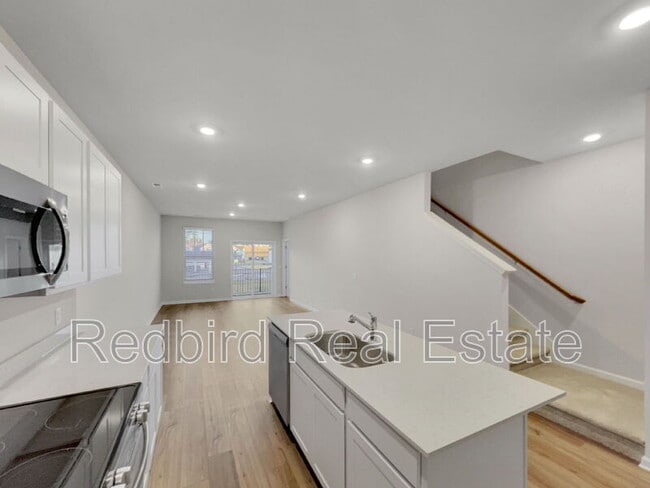 Building Photo - 1611 Manuka Ln