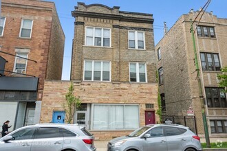 Building Photo - 3040 N Ashland Ave