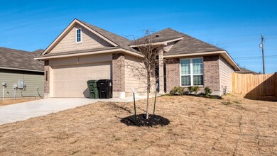 Building Photo - 607 Fallbrook Dr