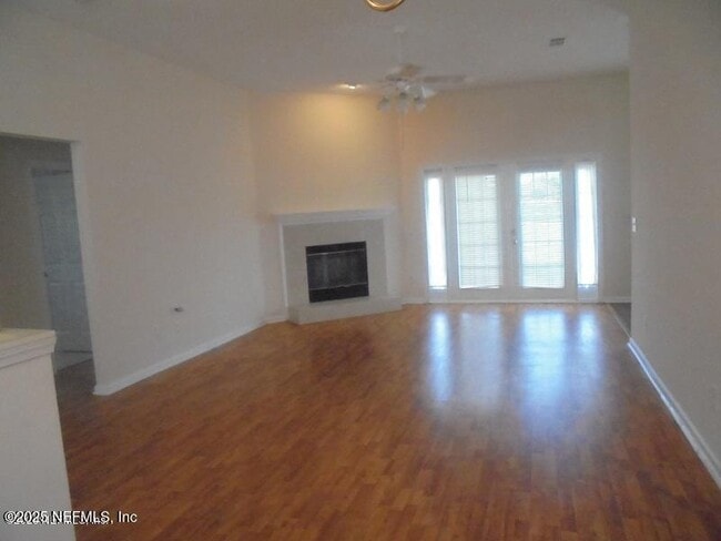 Building Photo - 12162 Millford Ln N
