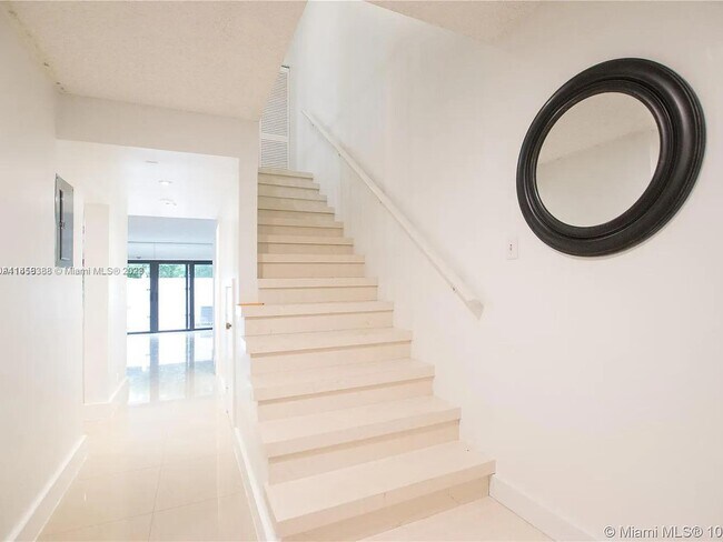 Foto del edificio - 21300 San Simeon Way