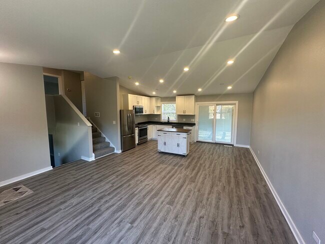 Foto del edificio - 1301 Lizabeth Ln