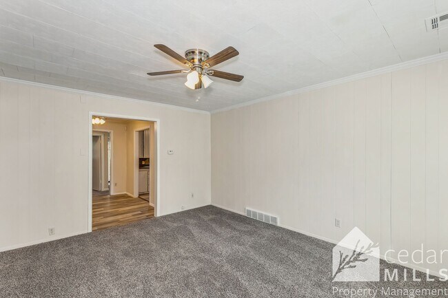 Foto del edificio - Over 1300 sq. feet in East Central Wichita