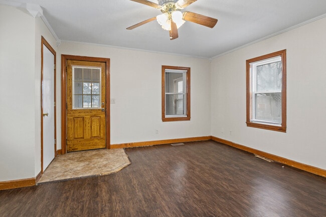 Building Photo - 2219 S Elm St