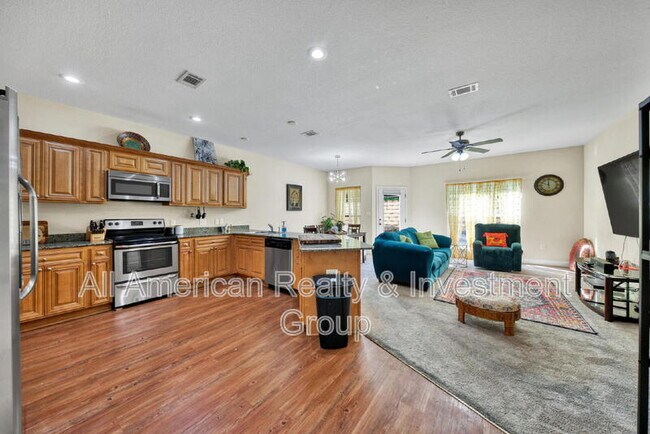 Foto del edificio - 511 Arbor Lake Dr