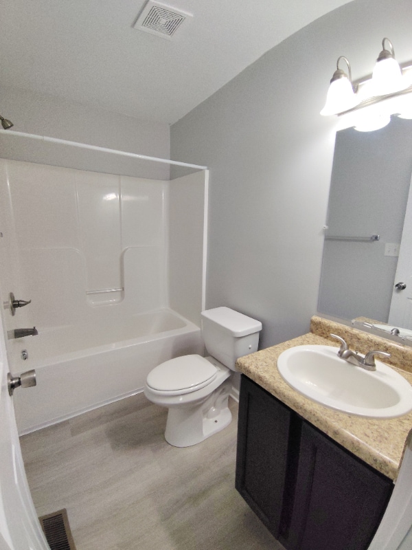 Building Photo - 65 Duiguid Dr
