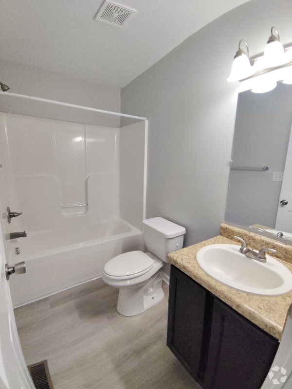 Building Photo - 65 Duiguid Dr