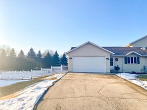 Building Photo - 13057 Velp Ave