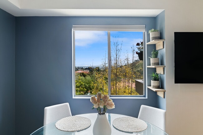 Building Photo - 3204 Cahuenga Blvd