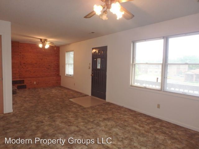 Building Photo - 1812 Sunrise Dr