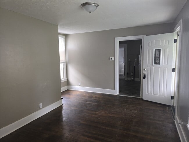Building Photo - 64 Wilwood Ave