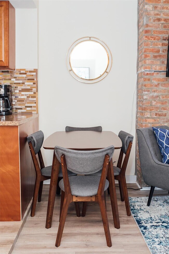 Foto del edificio - 27 Vanderbilt Ave