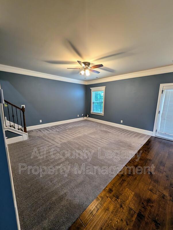 Building Photo - 2591 Foxy Dr
