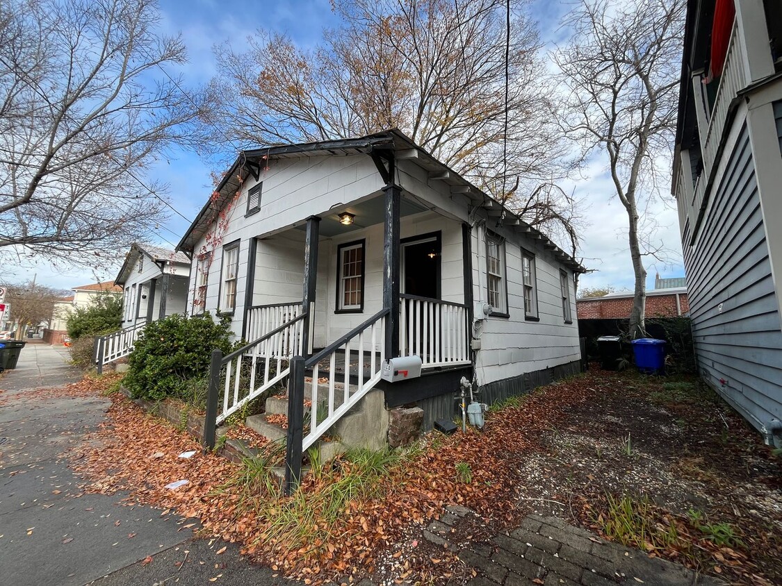 Foto principal - Downtown Charleston Cottage!