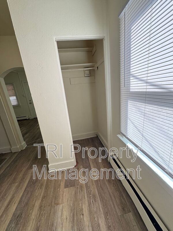 Building Photo - 1615 8th Ave