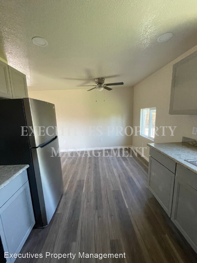 Building Photo - 2 br, 1 bath House - 1690 Stretch Rd