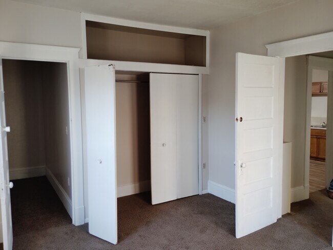 Foto del edificio - 9521 Macon Ave