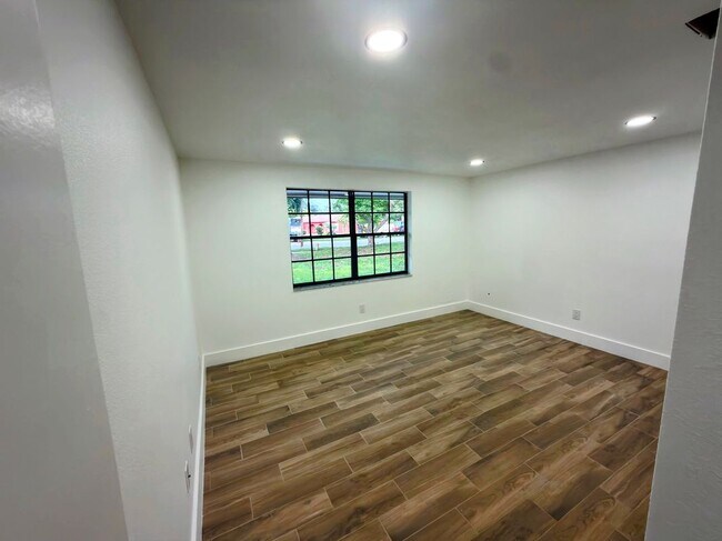 Foto del edificio - 1123 Foggy Ridge Pkwy