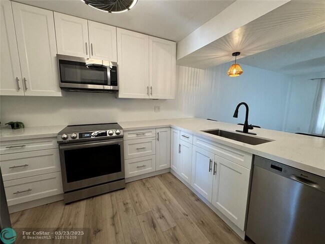 Foto del edificio - 4100 N 58th Ave