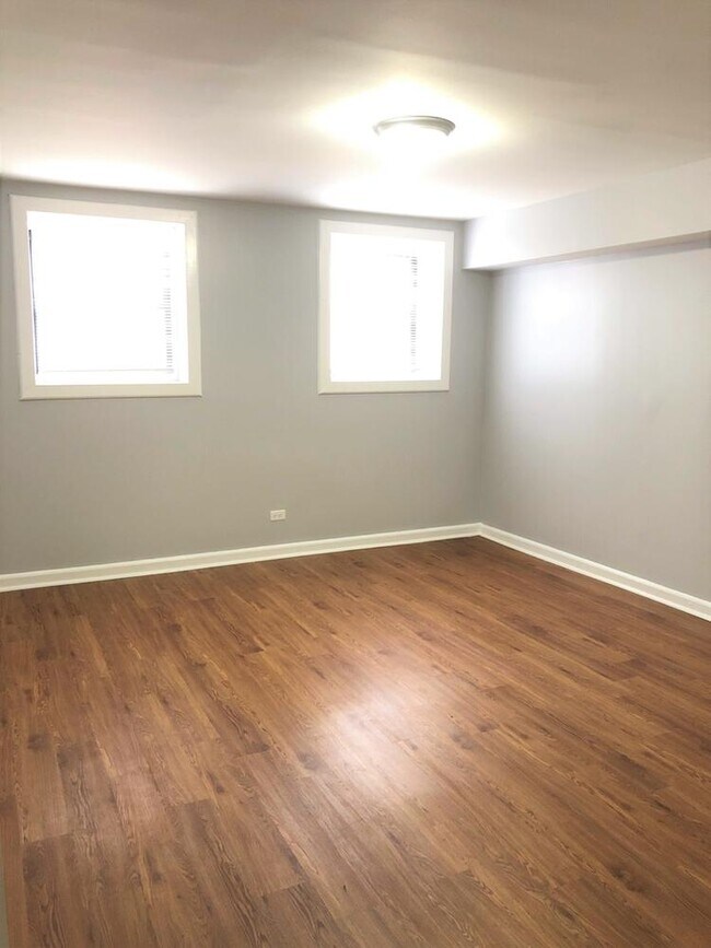 Foto del edificio - 2 bedroom in Chicago IL 60640