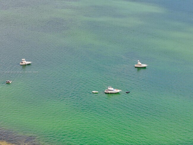 Foto del edificio - 1750 N Bayshore Dr